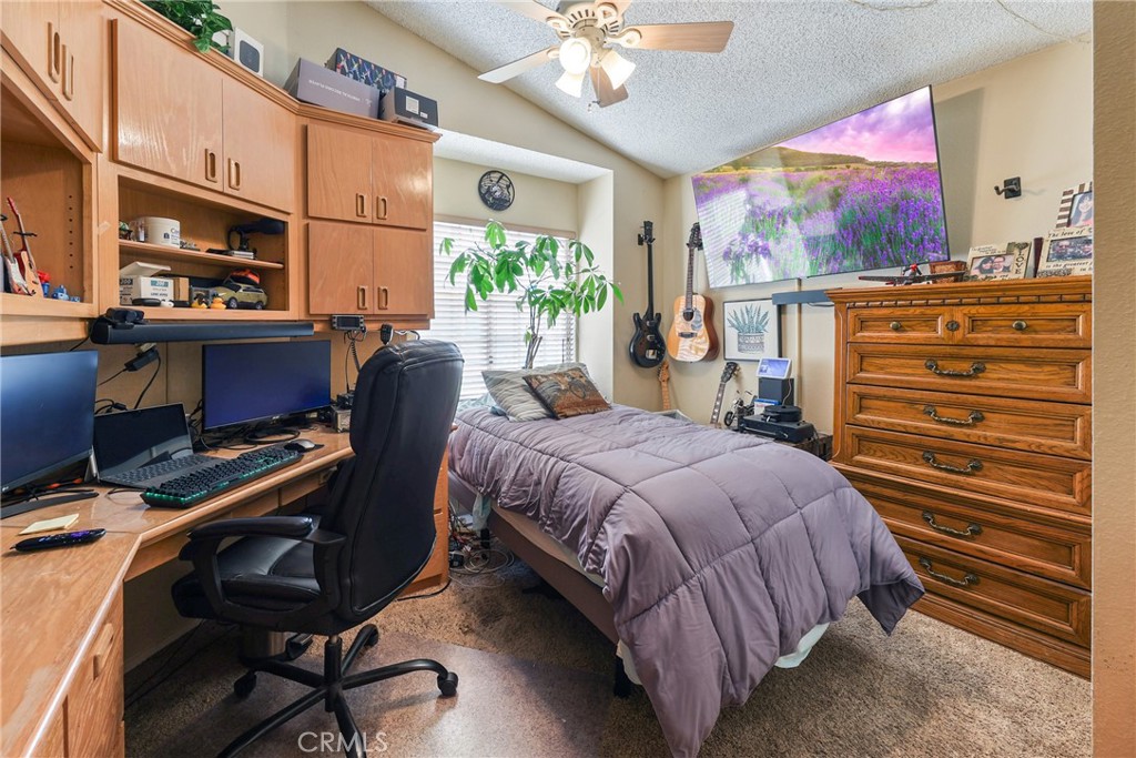https://media.crmls.org/medias/4473c2ed-1f41-405f-93d6-85089227803f.jpg?preset=X-Large