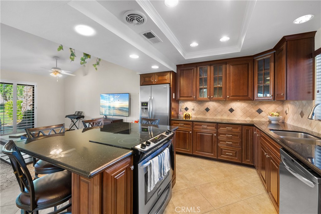 MLS #OC25260495 image #11