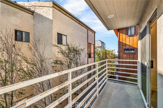 Detail Gallery Image 9 of 25 For 712 5th St, Hermosa Beach,  CA 90254 - 2 Beds | 2 Baths