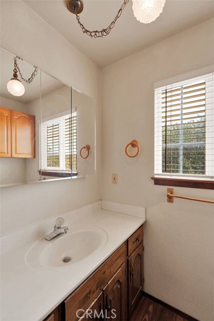 27580 Linda Vista Road, Barstow CA: https://media.crmls.org/medias/4474ddb1-aa5c-4870-b590-ad19eb9548bc.jpg
