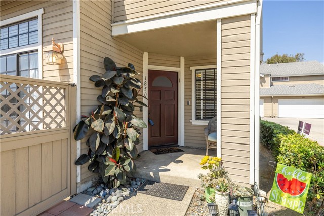 Detail Gallery Image 3 of 31 For 1850 W Falmouth Ave #1,  Anaheim,  CA 92801 - 2 Beds | 2/1 Baths