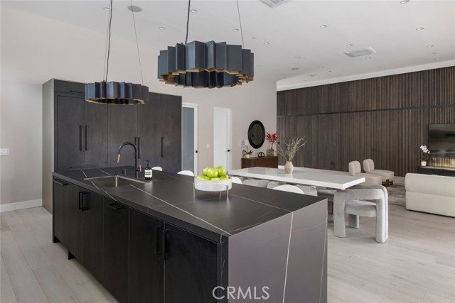 Detail Gallery Image 22 of 51 For 22020 Alizondo, Woodland Hills,  CA 91364 - 3 Beds | 3 Baths