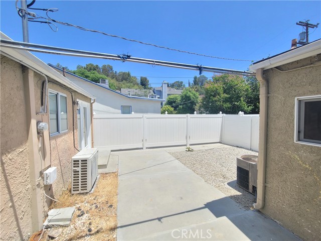 21912 Celes Street, Woodland Hills CA: https://media.crmls.org/medias/44763da2-5066-47c1-bc2e-0825cc91264f.jpg