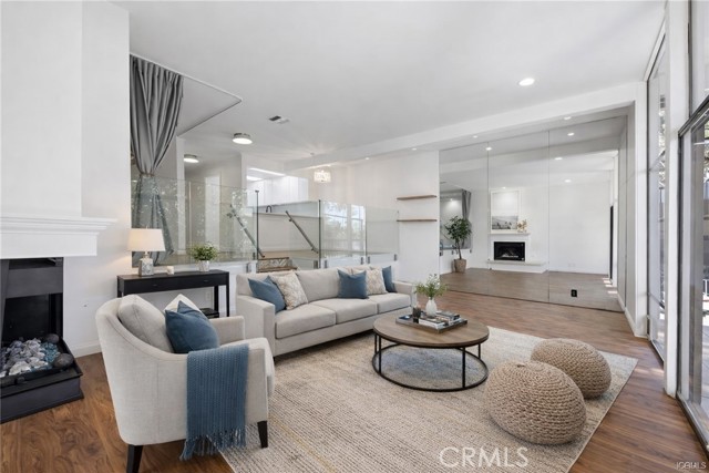 7202 Marina Pacifica S, Long Beach CA: https://media.crmls.org/medias/447669bc-a570-4701-8779-e0d5b36291fe.jpg