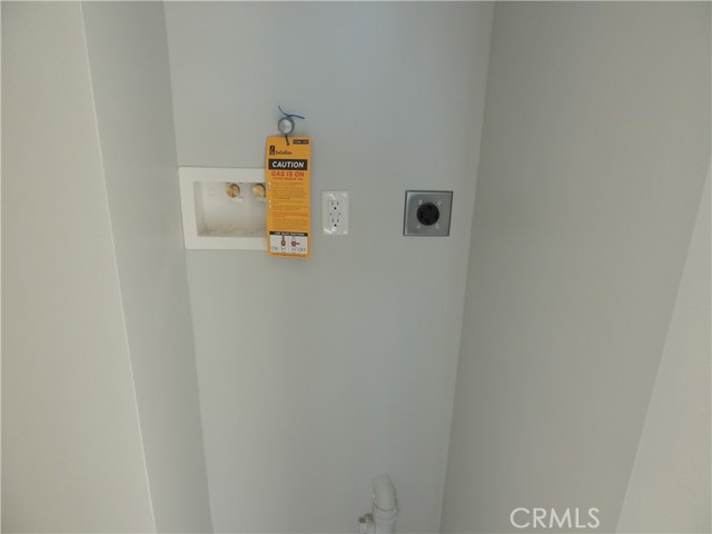 Detail Gallery Image 8 of 14 For 22735 Del Valle St #5,  Woodland Hills,  CA 91364 - 2 Beds | 1 Baths