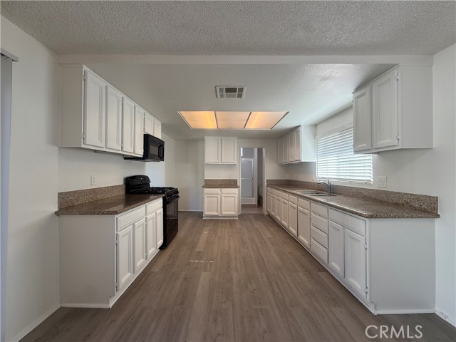 Detail Gallery Image 34 of 52 For 10358 Eldora Ave, Sunland,  CA 91040 - 2 Beds | 2 Baths