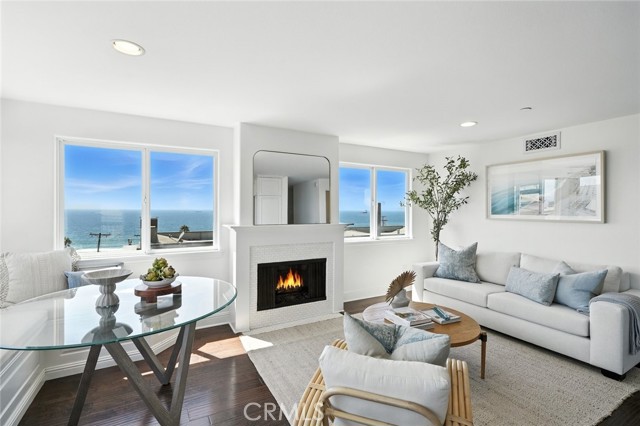213 Seaview Street, Manhattan Beach CA: https://media.crmls.org/medias/44783003-786a-44c7-8e99-ebf6ff7fb65e.jpg