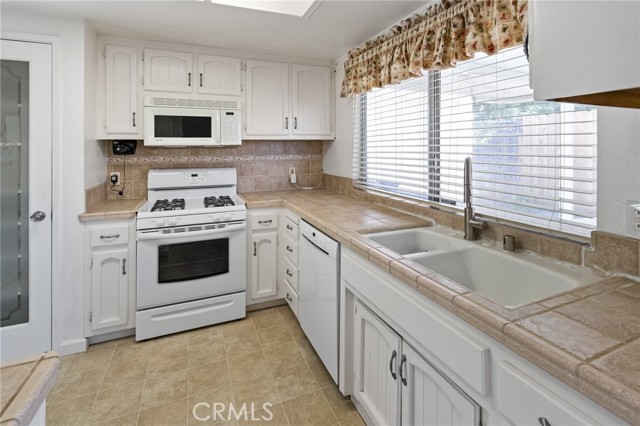 Detail Gallery Image 8 of 30 For 349 Silver Star Ct, Merced,  CA 95348 - 3 Beds | 2 Baths