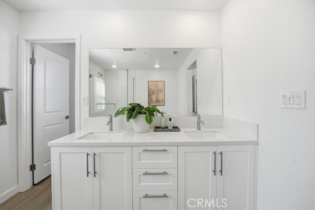 Detail Gallery Image 27 of 53 For 2392 Haley Point Drive #104,  Ventura,  CA 93003 - 3 Beds | 3/1 Baths