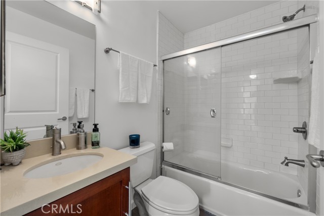 Detail Gallery Image 13 of 18 For 4702 Fulton Ave #304,  Sherman Oaks,  CA 91423 - 2 Beds | 2 Baths