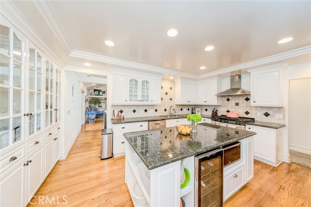 516 Orange Grove Avenue, South Pasadena CA: https://media.crmls.org/medias/447cc69c-f27e-4841-96ae-1586375f2596.jpg