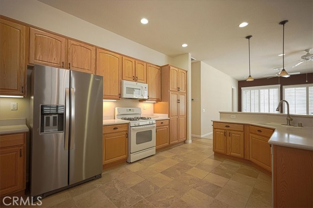 19472 Crystal Springs Lane, Apple Valley CA: https://media.crmls.org/medias/447cc9cb-1aef-4359-9a78-c3571fd733fa.jpg
