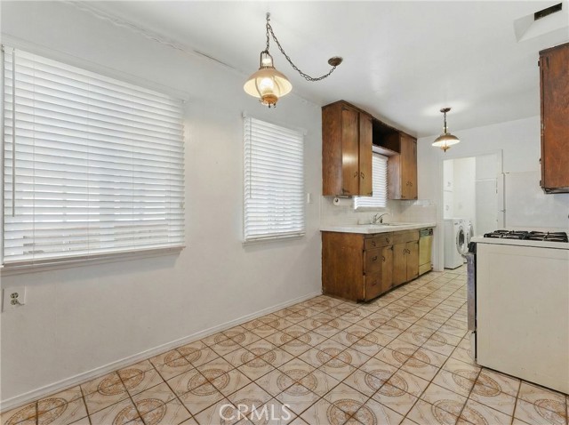 Detail Gallery Image 13 of 46 For 10456 Mapledale, Bellflower,  CA 90706 - 3 Beds | 2 Baths