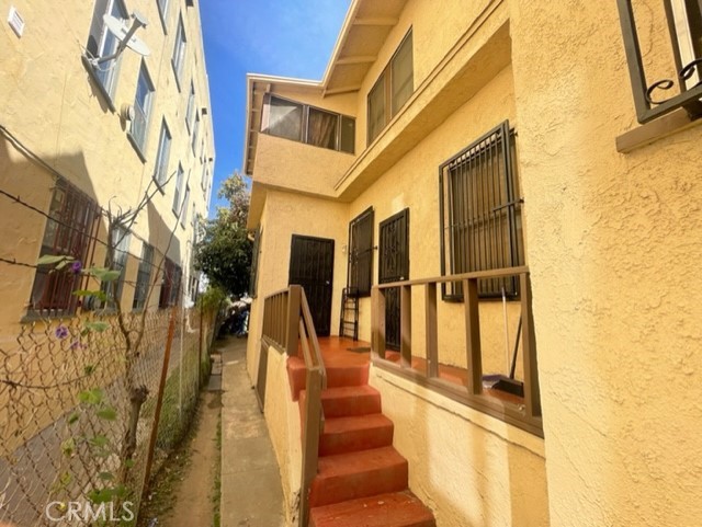 Detail Gallery Image 5 of 5 For 1835 W 12th St, Los Angeles,  CA 90006 - – Beds | – Baths