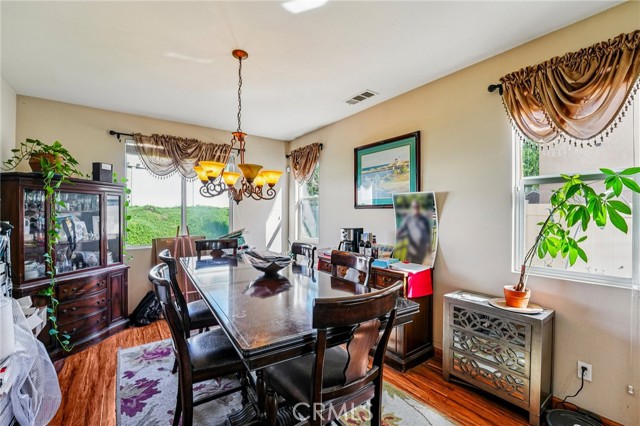 Detail Gallery Image 8 of 27 For 13302 Patricia Ln, Moreno Valley,  CA 92553 - 4 Beds | 3 Baths