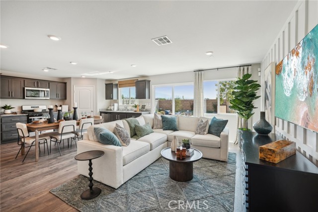 Detail Gallery Image 3 of 25 For 14014 Larissa St, Moreno Valley,  CA 92555 - 3 Beds | 2/1 Baths