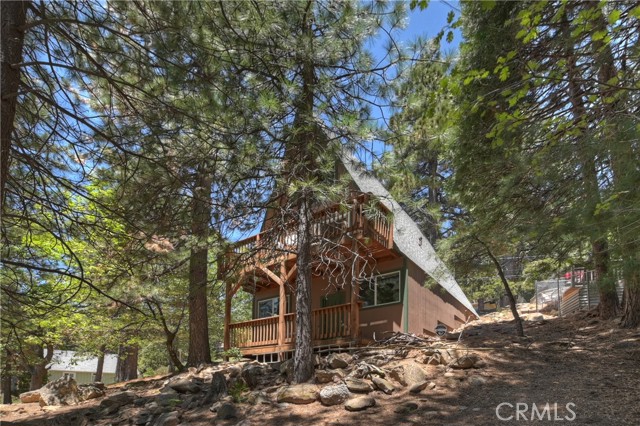 31115 All View Drive, Running Springs CA: https://media.crmls.org/medias/4480474c-2703-42c1-8b83-b01d6a53137c.jpg
