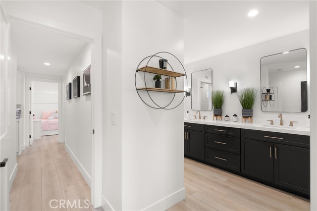 19582 Summer Breeze Lane, Huntington Beach CA: https://media.crmls.org/medias/4481cc92-594d-4423-ae4b-40d02cfb0044.jpg
