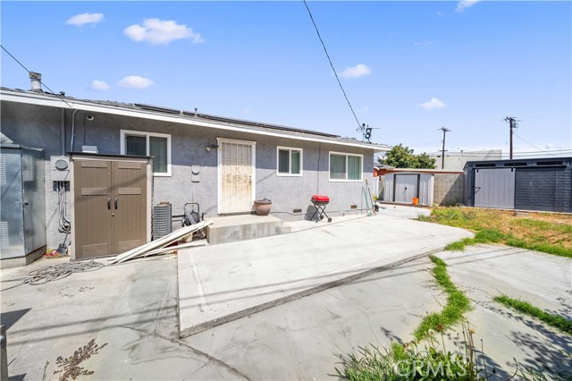 Detail Gallery Image 23 of 27 For 6838 Severn Dr, Paramount,  CA 90723 - 4 Beds | 2 Baths