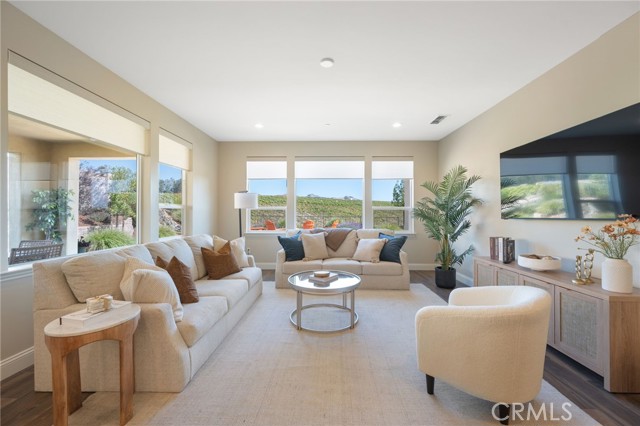 Detail Gallery Image 4 of 71 For 867 Trail View Pl, Nipomo,  CA 93444 - 2 Beds | 2 Baths