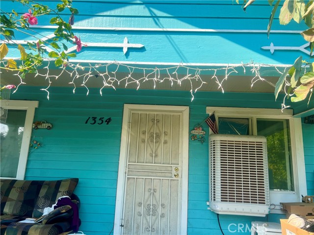 Detail Gallery Image 1 of 5 For 1354 N Arrowhead Ave, San Bernardino,  CA 92405 - 2 Beds | 1 Baths