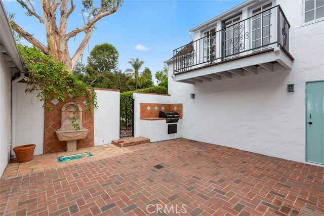 COURTYARD OFF KITCHEN/FAMILY ROOM WITH BBQ