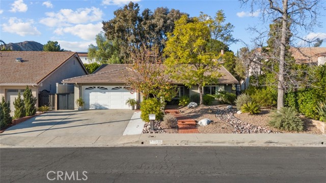 Detail Gallery Image 3 of 35 For 13247 Mission Tierra Way, Granada Hills,  CA 91344 - 4 Beds | 2 Baths