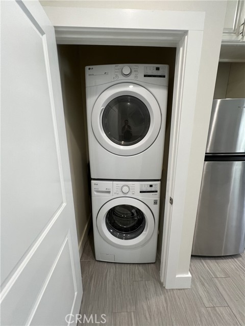 Detail Gallery Image 14 of 15 For 460 Arnaz Dr, Beverly Hills,  CA 90048 - 2 Beds | 2 Baths