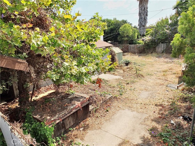 744 Gladys Avenue, Long Beach CA: https://media.crmls.org/medias/44841320-f4e6-40b4-9d39-eab43fb6a461.jpg