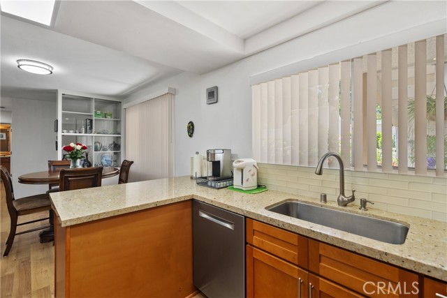 5472 Paseo Del Lago E, Laguna Woods CA: https://media.crmls.org/medias/448454c4-2b58-4f6d-9845-5183b1812bce.jpg