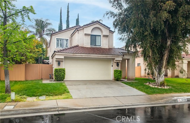 Detail Gallery Image 2 of 22 For 1246 via Florence, Redlands,  CA 92374 - 4 Beds | 2/1 Baths