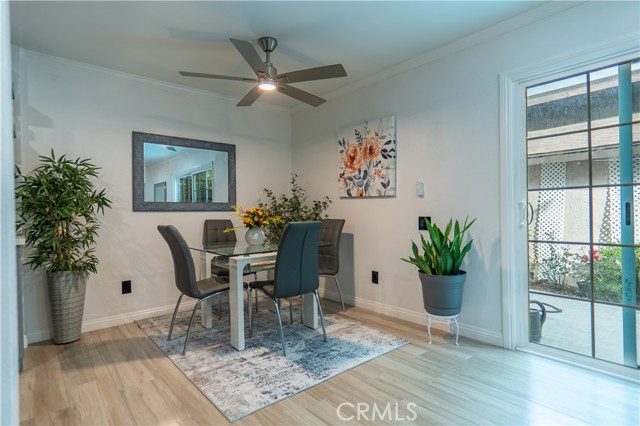 Detail Gallery Image 10 of 22 For 7554 Corbin #4,  Reseda,  CA 91335 - 2 Beds | 1 Baths