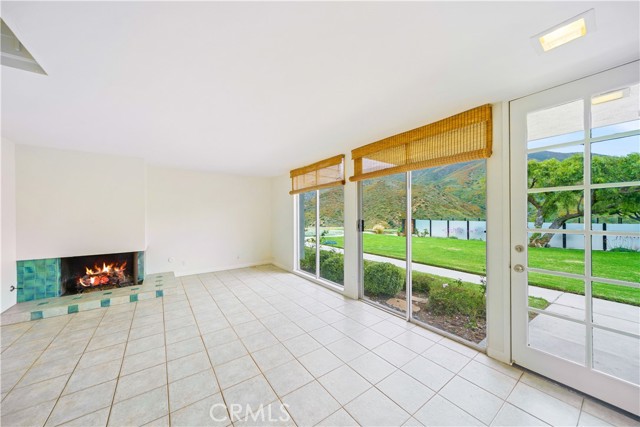 6216 Tapia Drive, Malibu CA: https://media.crmls.org/medias/4485255b-bb6a-4d8c-a89b-bf9906bbf8d2.jpg