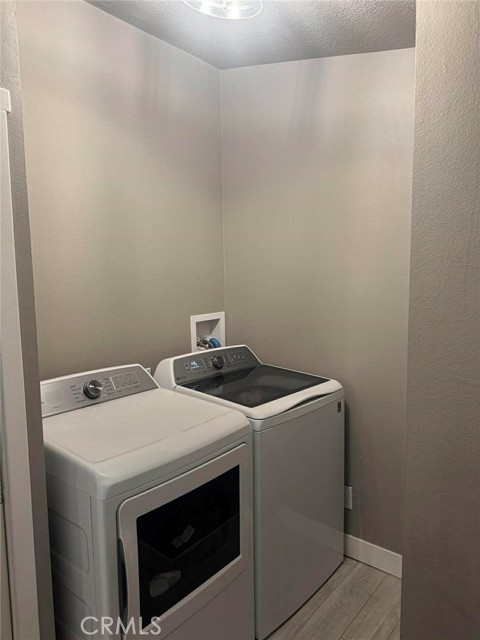 Image 21 of 31 For 627 Ventura  