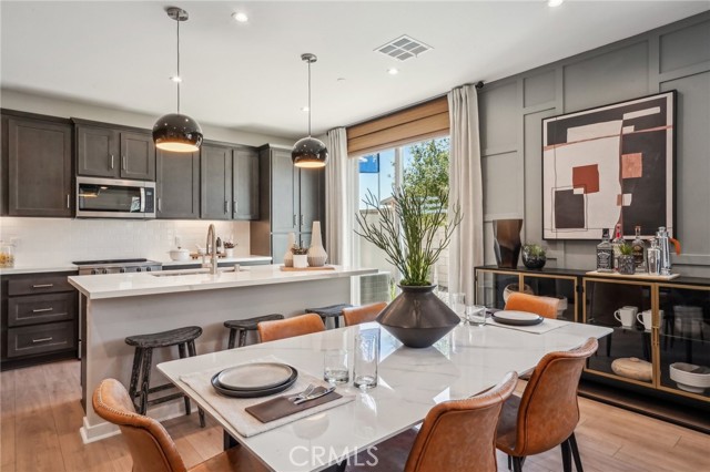 Detail Gallery Image 6 of 24 For 6341 Sierra Vista Ln, Fontana,  CA 92336 - 4 Beds | 2/1 Baths