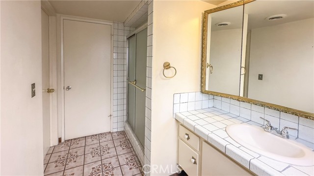 1702 E Bach Street, Carson CA: https://media.crmls.org/medias/448645a7-fd8c-424f-ae87-a86a9d58e0a2.jpg