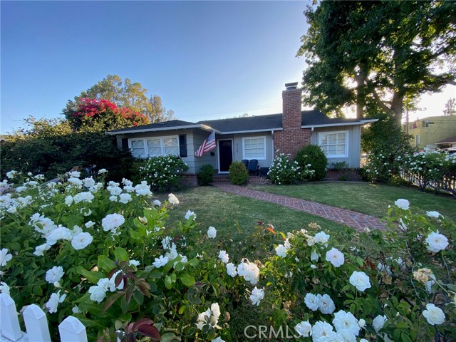 4125 Bakman Avenue, Studio City CA: https://media.crmls.org/medias/44872b50-608a-4944-8353-e435d4c3e0ee.jpg