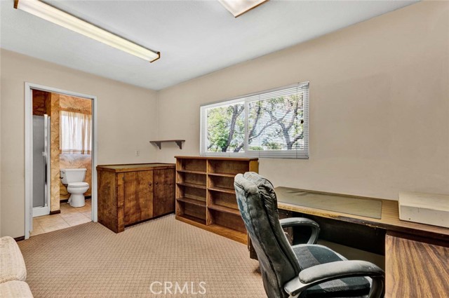 1309 N Linwood Avenue, Santa Ana CA: https://media.crmls.org/medias/448736a0-8221-42c9-bde3-c9d2d2687c64.jpg