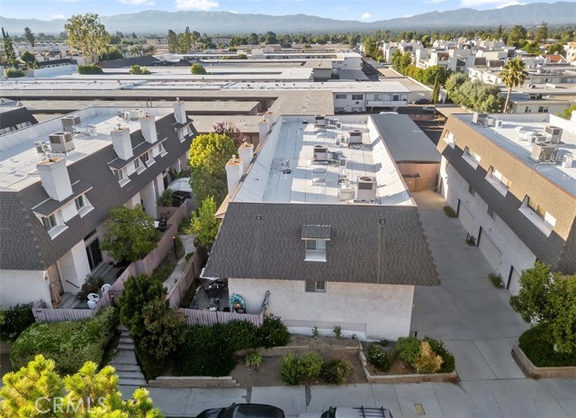 Detail Gallery Image 34 of 44 For 17937 Magnolia Bld #18,  Encino,  CA 91316 - 2 Beds | 3 Baths