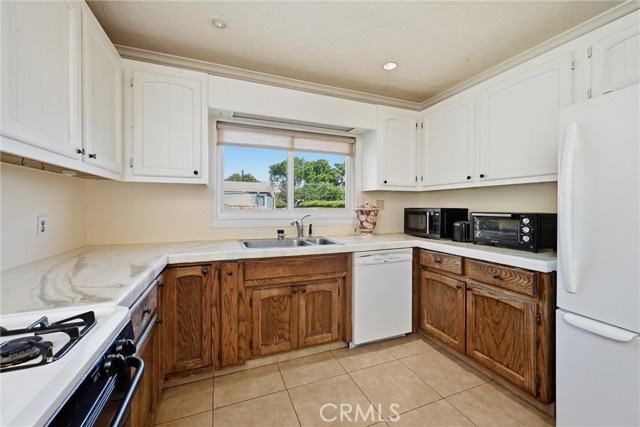 Detail Gallery Image 9 of 27 For 3440 Beach, Nice,  CA 95464 - 2 Beds | 1 Baths
