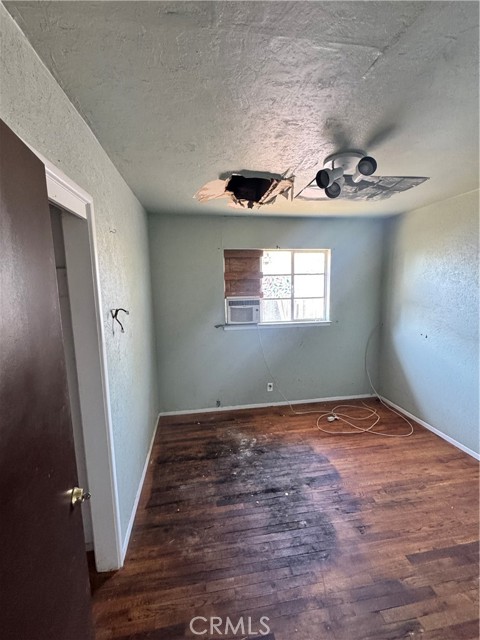 Detail Gallery Image 20 of 27 For 5703 E Hampton, Fresno,  CA 93727 - 3 Beds | 1 Baths