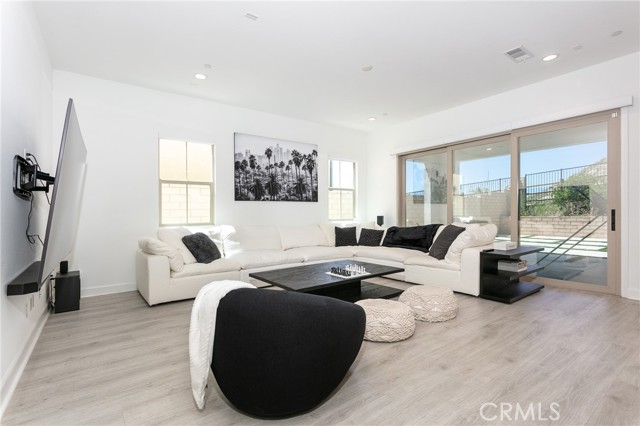 21628 Canyon Cove, Chatsworth CA: https://media.crmls.org/medias/44890302-daab-4a92-87c8-d5a17849185a.jpg