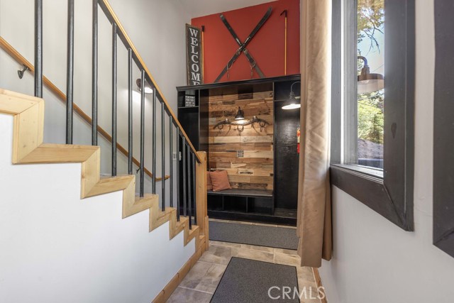 893 Silver Tip Drive, Big Bear CA: https://media.crmls.org/medias/44890cc8-d2c3-4769-9669-6ae83d7b7f4d.jpg
