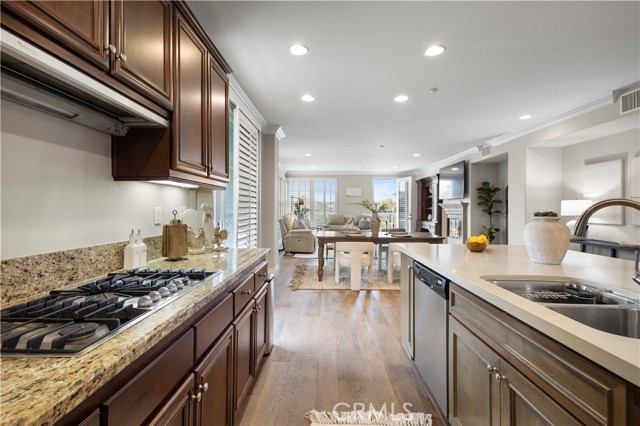 Detail Gallery Image 10 of 38 For 1421 Windshore Way, Oxnard,  CA 93035 - 3 Beds | 2 Baths