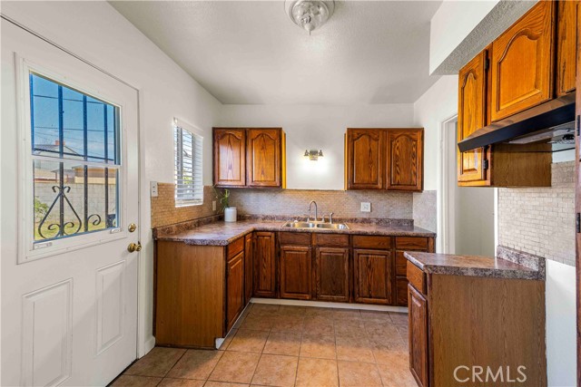 Detail Gallery Image 22 of 27 For 10817 Rosecrans, Norwalk,  CA 90650 - 3 Beds | 1 Baths