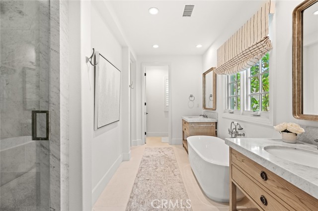 117 Andirons, Irvine CA: https://media.crmls.org/medias/448a9325-46f4-4c17-9e85-b5d93a26fdec.jpg