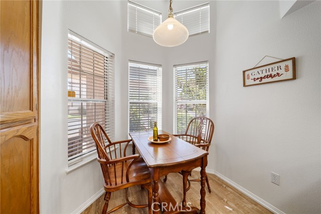 Detail Gallery Image 5 of 20 For 11575 Winifred Dr, Apple Valley,  CA 92308 - 2 Beds | 2 Baths