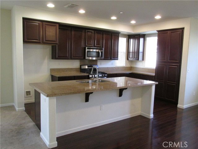 Detail Gallery Image 6 of 20 For 2174 Morrow St, Hayward,  CA 94541 - 4 Beds | 3/1 Baths