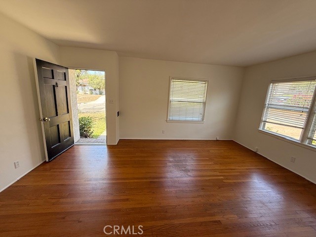 Detail Gallery Image 5 of 32 For 828 E Cypress Ave, Burbank,  CA 91501 - 3 Beds | 2 Baths
