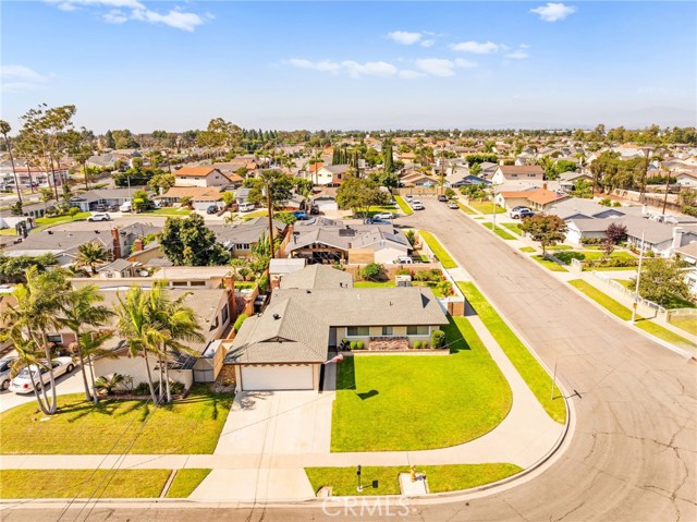 6051 Santa Barbara Avenue, Garden Grove CA: https://media.crmls.org/medias/448d28b5-69f0-42b8-9e4d-617f3a1fe88d.jpg
